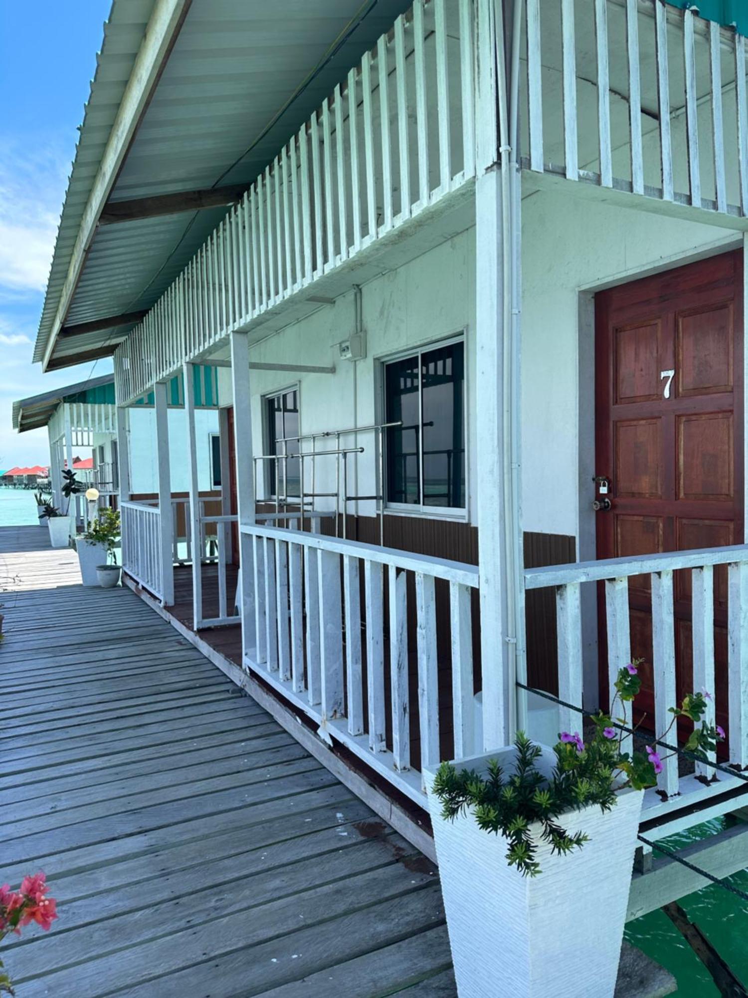 Bihing Angan Water Chalet Semporna Exterior photo